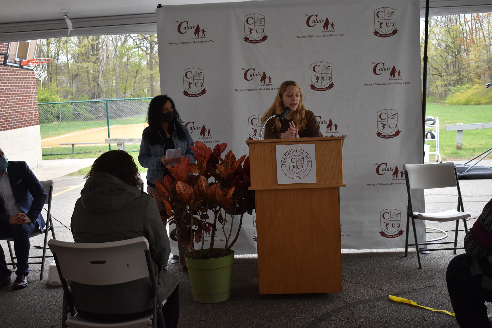 Calais School in Whippany Celebrates National Therapy Animal Day with  Dedication of New Dog Park – The Calais School